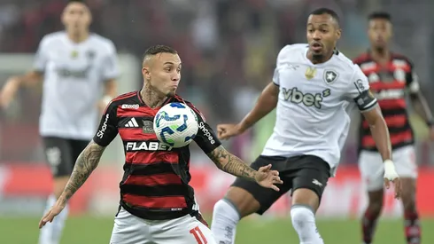 Botafogo x Flamengo se enfrentam pelo Brasileirão 2025. Foto: Thiago Ribeiro/AGIF