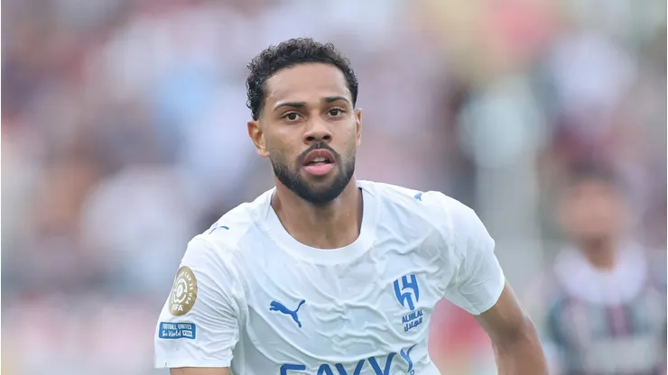 - Lateral Renan Lodi, brasileiro disponível no mercado