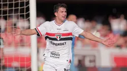 SP - SAO PAULO - 05/10/2025 - BRASILEIRO A 2025, SAO PAULO X PALMEIRAS - Tapia jogador do Sao Paulo comemora seu gol durante partida contra o Palmeiras no estadio Morumbi pelo campeonato Brasileiro A 2025. Foto: Ettore Chiereguini/AGIF
