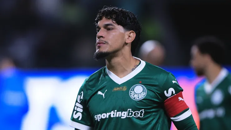 Gustavo Gómez durante confronto entre Palmeiras x Internacional pelo Brasileirão 2025. Foto: Ettore Chiereguini/AGIF
