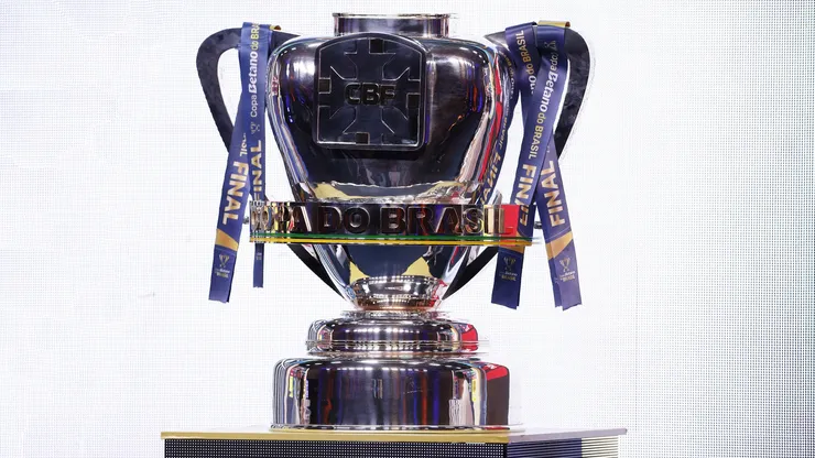 Taça da Copa Betano do Brasil em evento da CBF