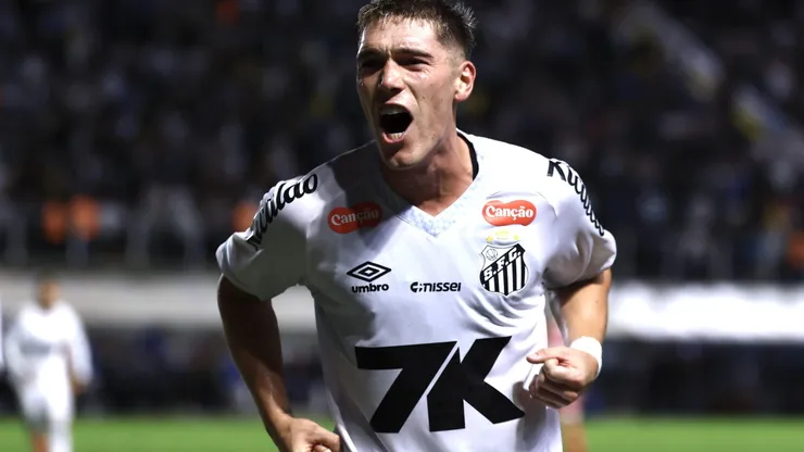 SP - SANTOS - 01/05/2025 - COPA DO BRASIL 2025, SANTOS X CRB - Benjamin Rollheiser jogador do Santos comemora seu gol durante partida contra o CRB no estadio Vila Belmiro pelo campeonato Copa Do Brasil 2025. Foto: Marcello Zambrana/AGIF