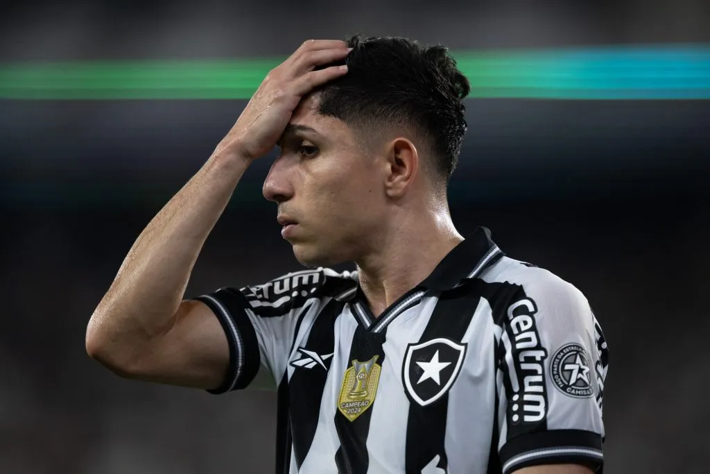 Savarino jogador do Botafogo lamenta durante partida contra o Atletico-MG – Foto: Jorge Rodrigues/AGIF