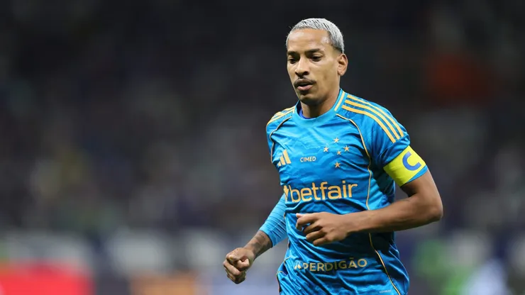 MG - BELO HORIZONTE - 05/10/2025 - BRASILEIRO A 2025, CRUZEIRO X SPORT - Matheus Pereira jogador do Cruzeiro durante partida contra o Sport no estadio Mineirao pelo campeonato Brasileiro A 2025. Foto: Gilson Lobo/AGIF