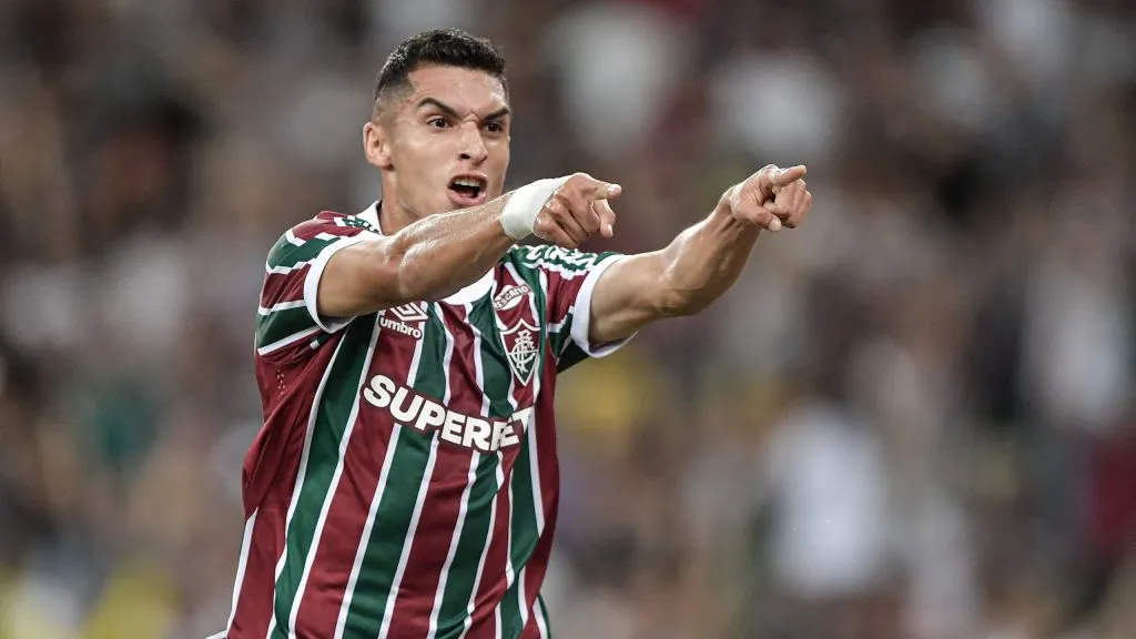 Serna comemora gol pelo Tricolor. O colombiano se tornou importante para o Time de Guerreiros – Foto: Thiago Ribeiro/AGIF