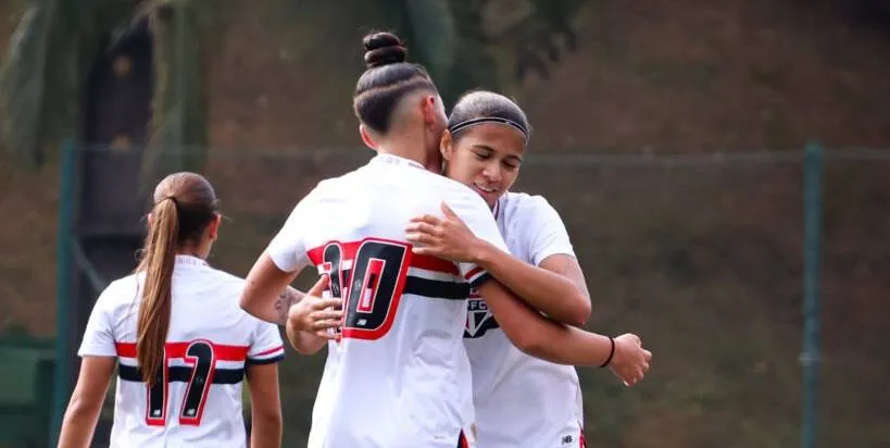 Time feminino do São Paulo Sub-20 em campo