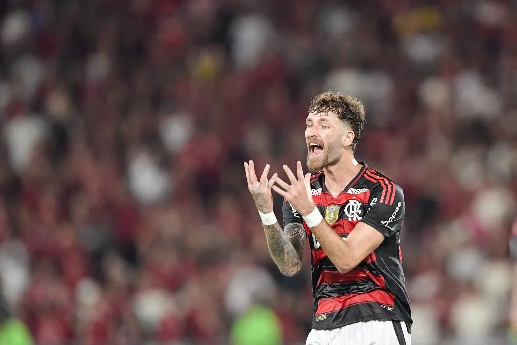Leo Pereira jogador do Flamengo –  Foto: Thiago Ribeiro/AGIF