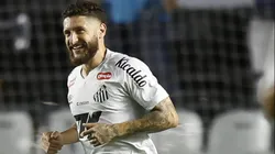 Zé Rafael comemorando seu gol em Santos x Corinthians - (Photo by Miguel Schincariol/Getty Images)