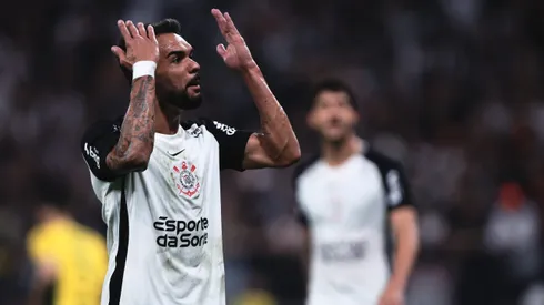 Raniele marcou o gol do Corinthians na derota para o Santos. Foto: Ettore Chiereguini/AGIF