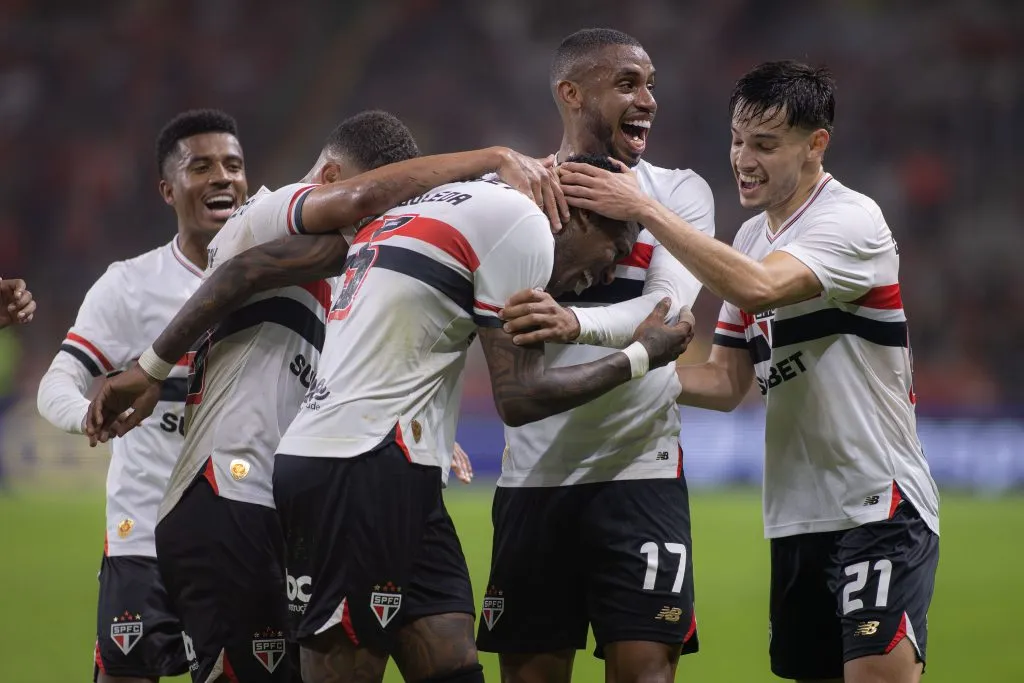 Jogadores do São Paulo. Foto: Maxi Franzoi/AGIF