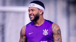 Memphis Depay em treinamento