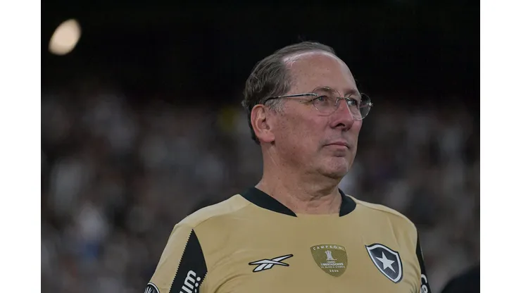 RJ - RIO DE JANEIRO - 11/09/2025 - COPA DO BRASIL 2025, BOTAFOGO X VASCO - John Charles Textor CEO do Botafogo durante partida contra o Vasco no estadio Engenhao pelo campeonato Copa Do Brasil 2025.