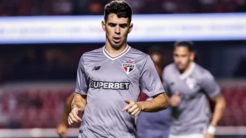SP - SAO PAULO - 24/05/2025 - BRASILEIRO A 2025, SAO PAULO X MIRASSOL - Oscar jogador do Sao Paulo durante aquecimento antes da partida contra o Mirassol no estadio Morumbi pelo campeonato Brasileiro A 2025. Foto: Fabio Giannelli/AGIF