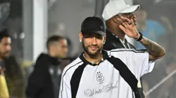 SP - SANTOS - 15/10/2025 - BRASILEIRO A 2025, SANTOS X CORINTHIANS - Neymar jogador do Santos antes da partida contra o Corinthians no estadio Vila Belmiro pelo campeonato Brasileiro A 2025. Foto: Jota Erre/AGIF