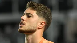 Felipe Longo jogador do Corinthians durante partida contra o Santos no estadio Vila Belmiro pelo campeonato Brasileiro A 2025. Foto: Jota Erre/AGIF