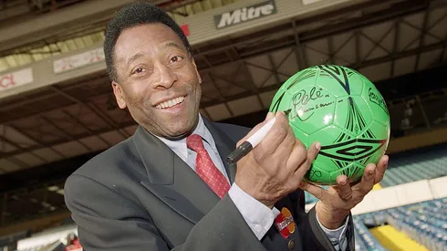 31 Oct 2000: Pele during an AXA photocall at Wembley in London. Mandatory Credit: Clive Mason /Allsport