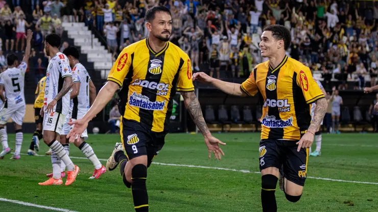 O veterano Lucca marcou dois gols na vitória sobre o Operário