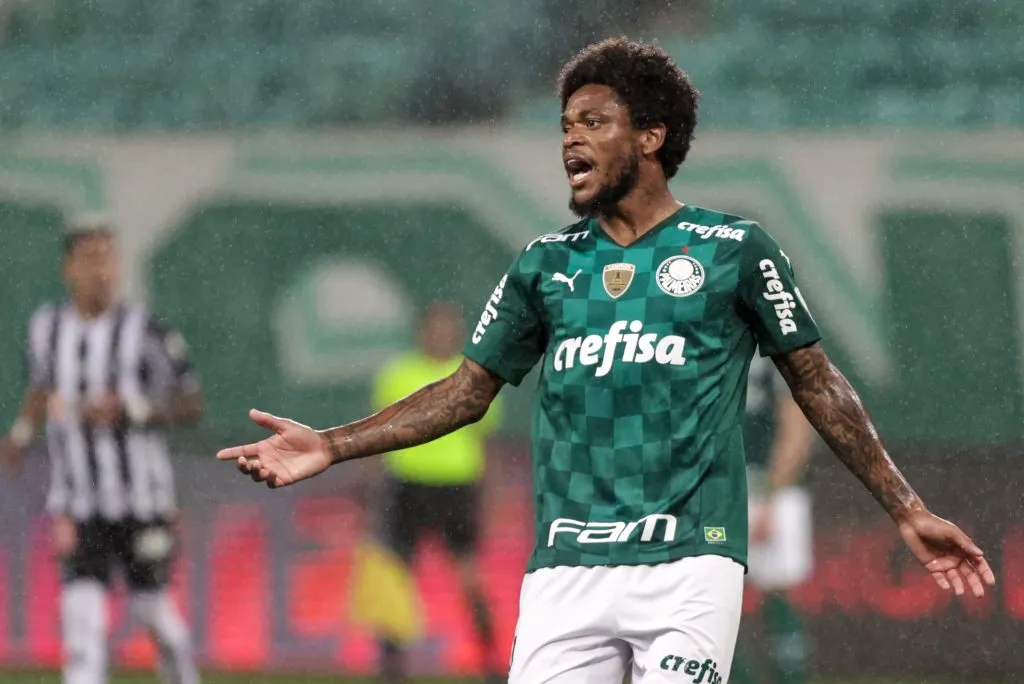 Luiz Adriano. Foto: Marcello Zambrana/AGIF