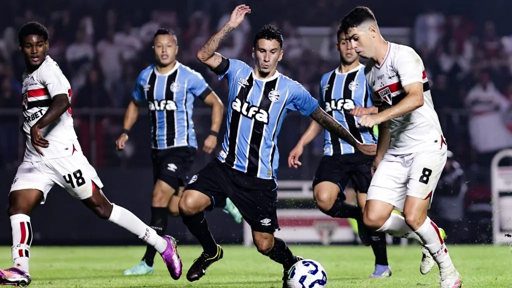 Oscar jogador do Sao Paulo durante partida contra o Gremio no estadio Morumbi pelo campeonato Brasileiro A 2025. Foto: Fabio Giannelli/AGIF