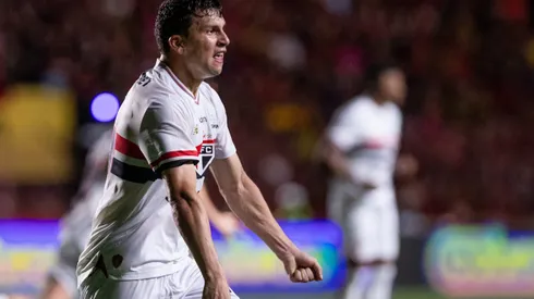 PE - RECIFE - 16/08/2025 - BRASILEIRO A 2025, SPORT X SAO PAULO - Tapia jogador do Sao Paulo durante partida contra o Sport no estadio Ilha do Retiro pelo campeonato Brasileiro A 2025. Foto: Rafael Vieira/AGIF
