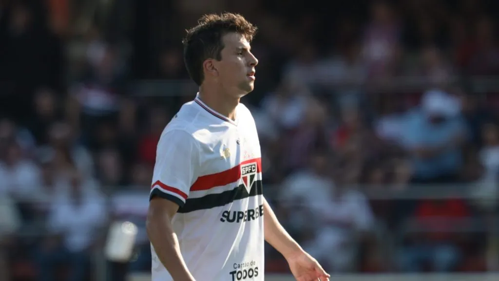 SP – SAO PAULO – 05/10/2025 – BRASILEIRO A 2025, SAO PAULO X PALMEIRAS – Tapia jogador do Sao Paulo durante partida contra o Palmeiras no estadio Morumbi pelo campeonato Brasileiro A 2025. Foto: Marcello Zambrana/AGIF