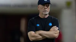 SP - BRAGANCA PAULISTA - 04/10/2025 - BRASILEIRO A 2025, BRAGANTINO X GREMIO - MANO MENEZES tecnico do Bragantino durante partida contra o Gremio no estadio Cicero De Souza Marques pelo campeonato Brasileiro A 2025. Foto: Joisel Amaral/AGIF