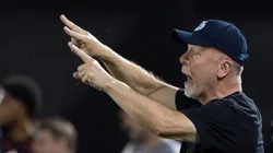 Mano Menezes tratou de defender publicamente Edenilson após atuação excelente do meio-campista contra o SPFC