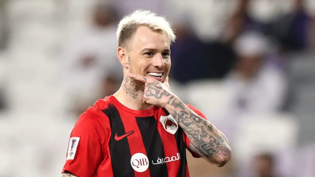 Róger Guedes jogando no Qatar; ele vem fazendo sucesso por lá. Foto: Francois Nel/Getty Images