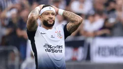 Memphis Depay não marca há semanas e fase de jejum preocupa torcida do Corinthians — Foto Marcello ZambranaAGIF