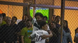 Thiago Barbosa comemora seu gol com Tamires Jardim, na vitória da GALERIA