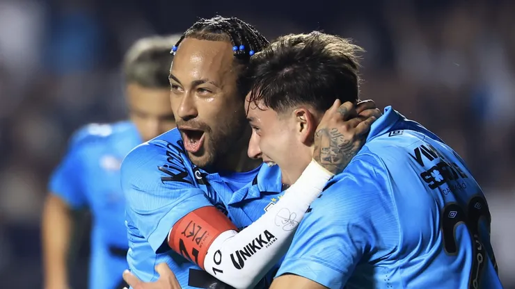 Neymar e Barreal no Santos. Foto: Marcello Zambrana/AGIF