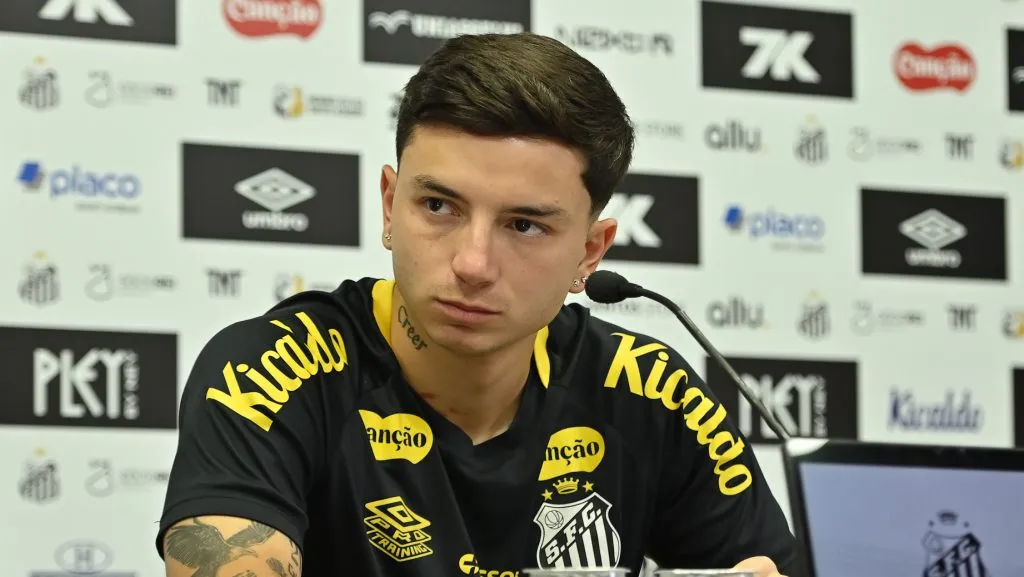 Barreal em coletiva. Foto: Jota Erre/AGIF