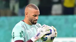 SP - SAO PAULO - 20/09/2025 - BRASILEIRO A 2025, PALMEIRAS X FORTALEZA - Weverton jogador do Palmeiras durante aquecimento antes da partida contra o Fortaleza no estadio Arena Allianz Parque pelo campeonato Brasileiro A 2025.