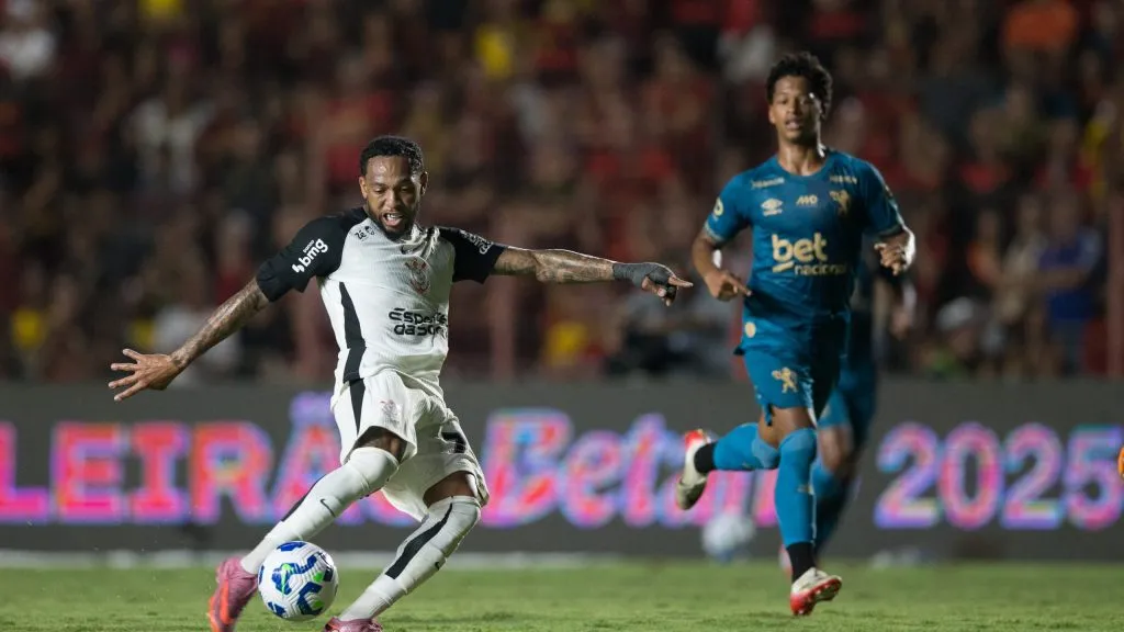 PE – RECIFE – 21/09/2025 – BRASILEIRO A 2025, SPORT X CORINTHIANS – Martinez  jogador do Corinthians durante a partida contra o Sport na Ilha do Retiro em Recife (PE), pelo Campeonato Brasileiro A 2025. Foto: Marlon Costa/AGIF