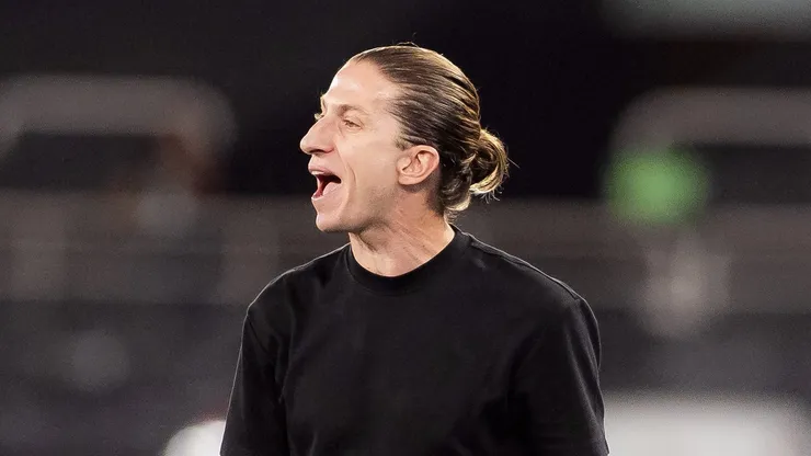 Filipe Luís fica incomodado com situação nos bastidores do Flamengo - Foto: Adriano Fontes/Flamengo
