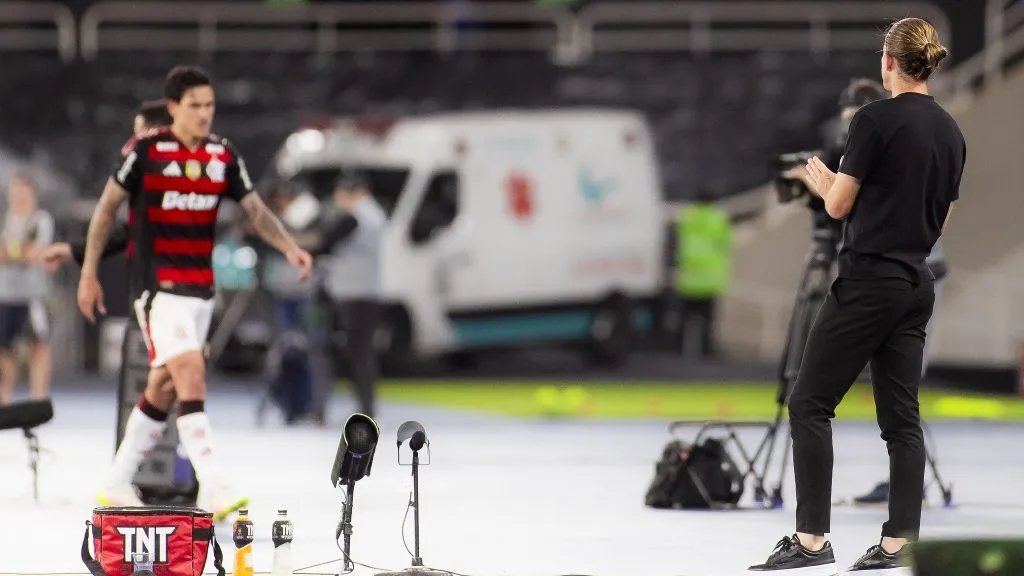 Filipe Luís fica incomodado com situação nos bastidores do Flamengo – Foto: Adriano Fontes/Flamengo