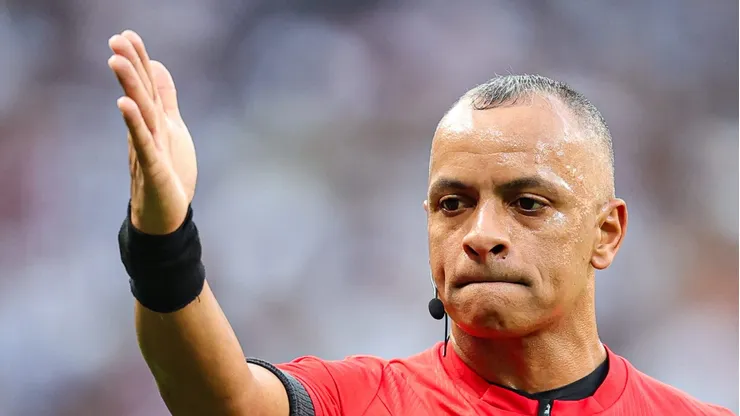 Wilton Pereira Sampaio durante partida do Brasileirão.