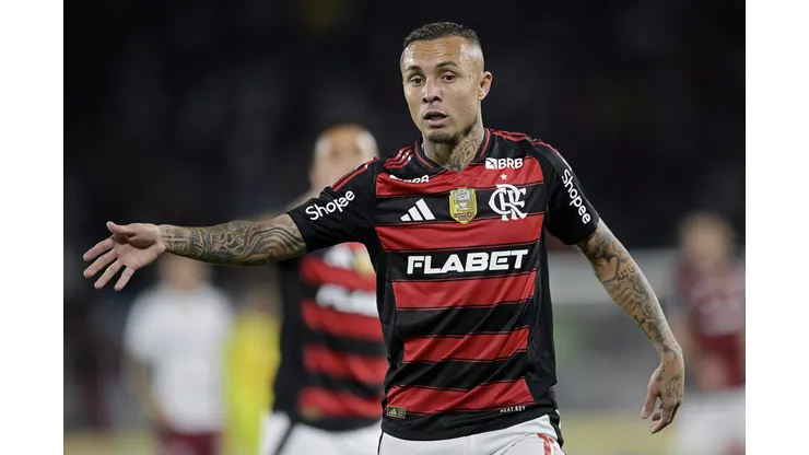 RJ - RIO DE JANEIRO - 20/07/2025 - BRASILEIRO A 2025, FLAMENGO X FLUMINENSE - Everton Cebolinha jogador do Flamengo durante partida contra o Fluminense no estadio Maracana pelo campeonato Brasileiro A 2025. Foto: Alexandre Loureiro/AGIF