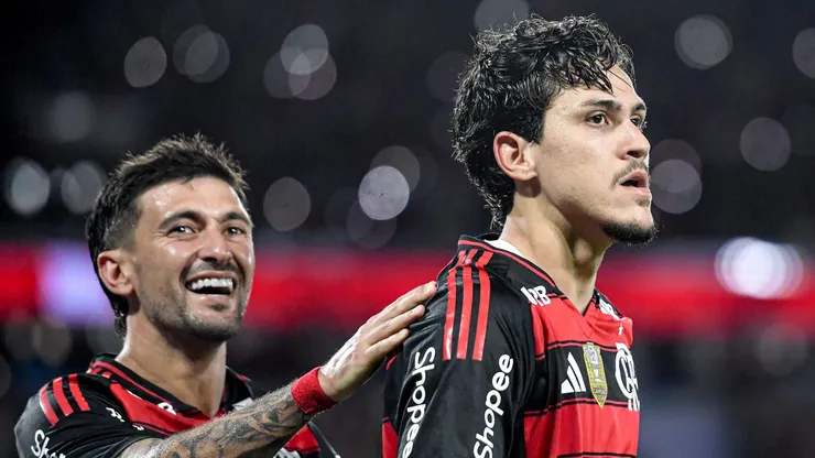 Arrascaeta e Pedro foram dois que passaram por teste antidoping em treino do Flamengo nesta 6ª