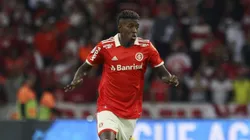 Vitão em partida pelo Internacional. Photo by Fernando Alves/Getty Images