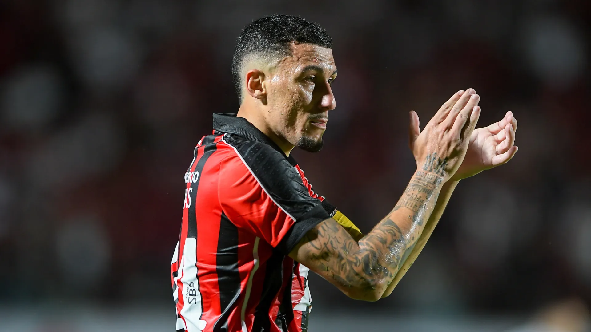 Gabriel Baralhas é um dos líderes do elenco do Vitória. Foto: Jhony Pinho/AGIF