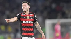 Saúl em campo pelo Flamengo em partida pelo Brasileirão Betano - Foto: Thiago Ribeiro/AGIF
