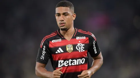 RJ - RIO DE JANEIRO - 21/09/2025 - BRASILEIRO A 2025, FLAMENGO X VASCO - Samuel Lino jogador do Flamengo durante partida contra o Vasco no estadio Maracana pelo campeonato Brasileiro A 2025. Foto: Thiago Ribeiro/AGIF