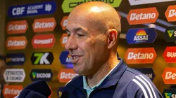 Leonardo Jardim tecnico do Cruzeiro durante partida contra o Atletico-MG no estadio Mineirao pelo campeonato Brasileiro A 2025. Foto: Fernando Moreno/AGIF