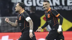 Maycon comemora gol diante do Atlético-MG com Matheuzinho - (Photo by Alexandre Schneider/Getty Images)