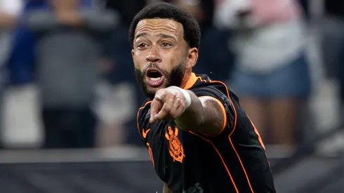 SP - SAO PAULO - 18/10/2025 - BRASILEIRO A 2025, CORINTHIANS X ATLETICO-MG - Memphis Depay jogador do Corinthians lamenta durante partida contra o Atletico-MG no estadio Arena Corinthians pelo campeonato Brasileiro A 2025. Foto: Joisel Amaral/AGIF