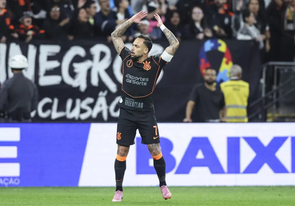 Maycon do Corinthians comemora seu gol diante do Atlético-MG – (Photo by Alexandre Schneider/Getty Images)