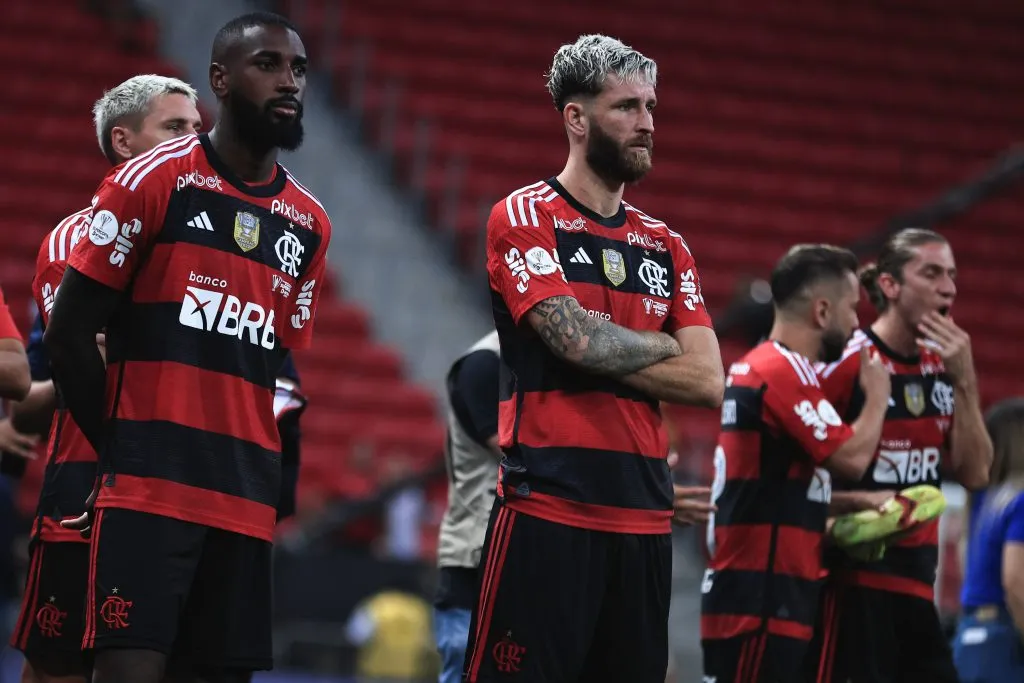 Com Filipe Luís ainda atuando e Vitor Pereira no comando, o Fla perdeu a Supercopa para o Palmeiras por 4 a 3 em 2023. Foto: Ettore Chiereguini/AGIF