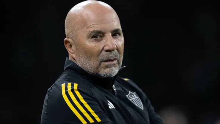 [Jorge Sampaoli tecnico do Atlético-MG, durante partida contra o Corinthians no estadio Arena Corinthians pelo campeonato Brasileiro A 2025. Foto: Joisel Amaral/AGIF