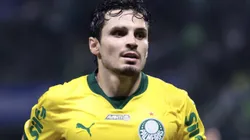 SP - SAO PAULO - 15/10/2025 - BRASILEIRO A 2025, PALMEIRAS X BRAGANTINO - Raphael Veiga jogador do Palmeiras durante partida contra o Bragantino no estadio Arena Allianz Parque pelo campeonato Brasileiro A 2025. Foto: Marcello Zambrana/AGIF